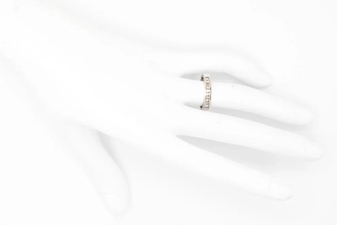 (H)White Gold Princess Cut Diamond Band
