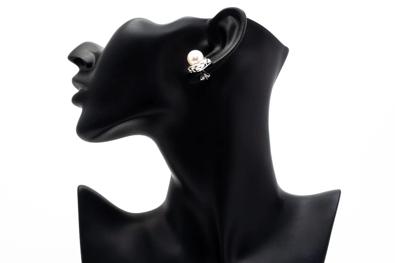 (S)White Gold Baguette Cut Diamond South Sea Cultured Pearl Stud Earrings
