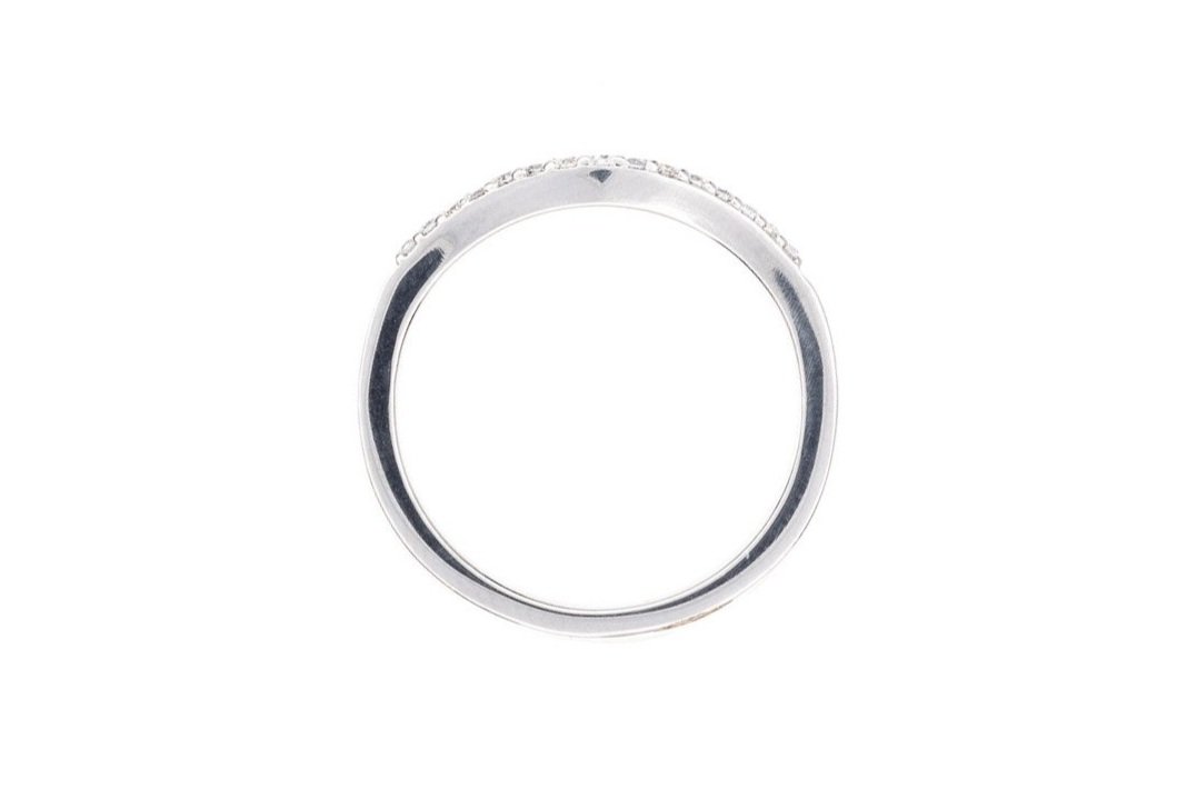 (F)White Gold Round Brilliant Cut Diamond Contoured Band
