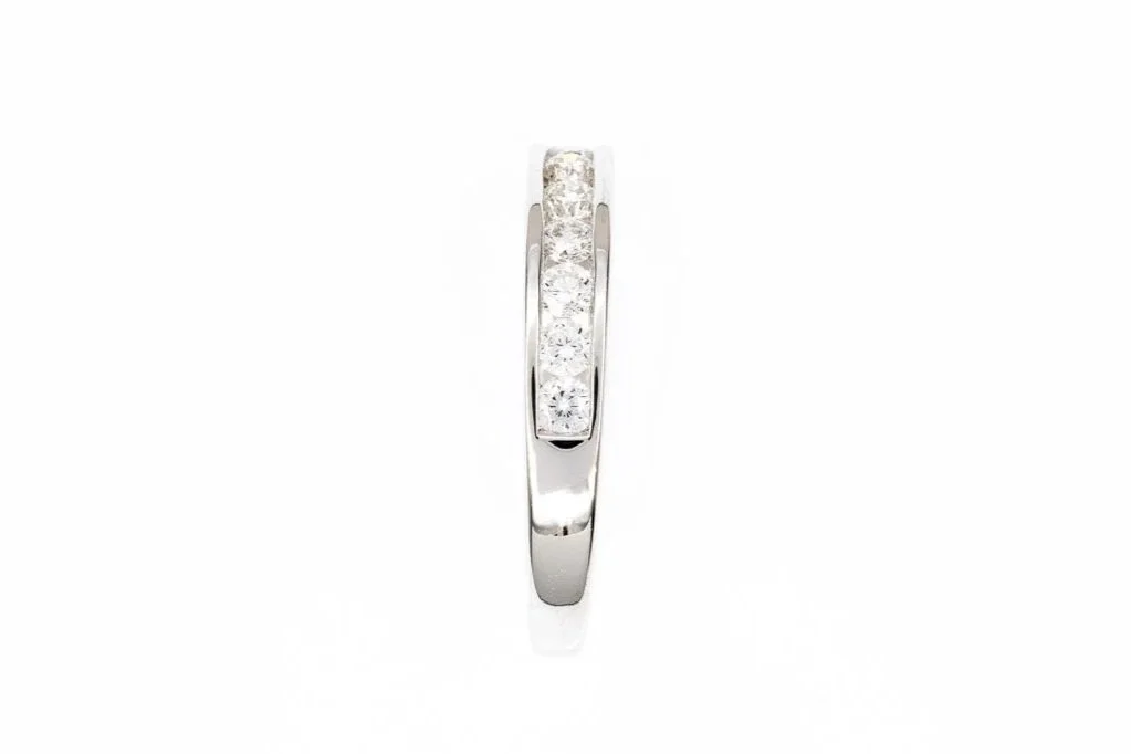 (S)White Gold Round Brilliant Cut Diamond Band