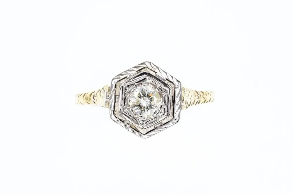 (T)Yellow Gold Round Brilliant Cut Diamond Solitaire Engagement Ring