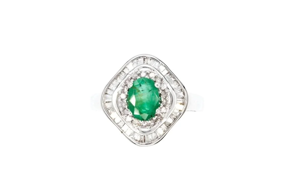 (T)White Gold Baguette Diamond Emerald Cluster Gemstone Ring