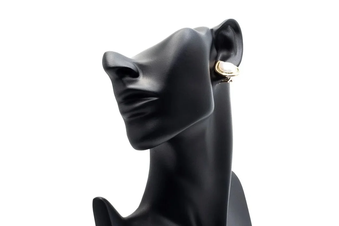 (F)Yellow Gold Solitaire Mabe Cultured Pearl Stud Earrings