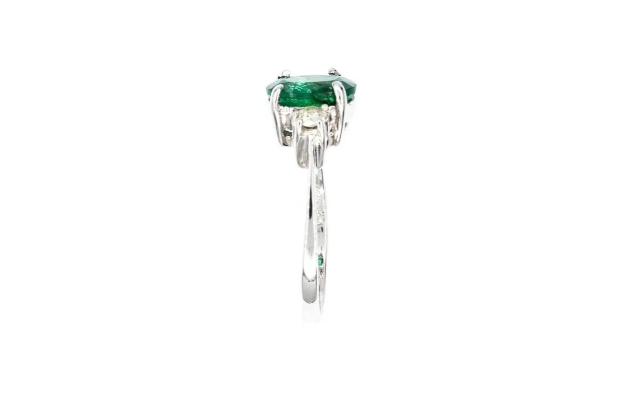 (S)White Gold Round Brilliant Cut Diamond Emerald Three Stone Gemstone Ring