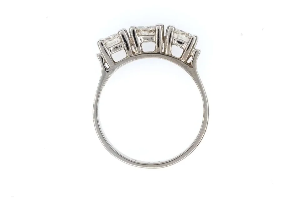 (F)White Gold Round Brilliant Cut Multi Diamond Ring