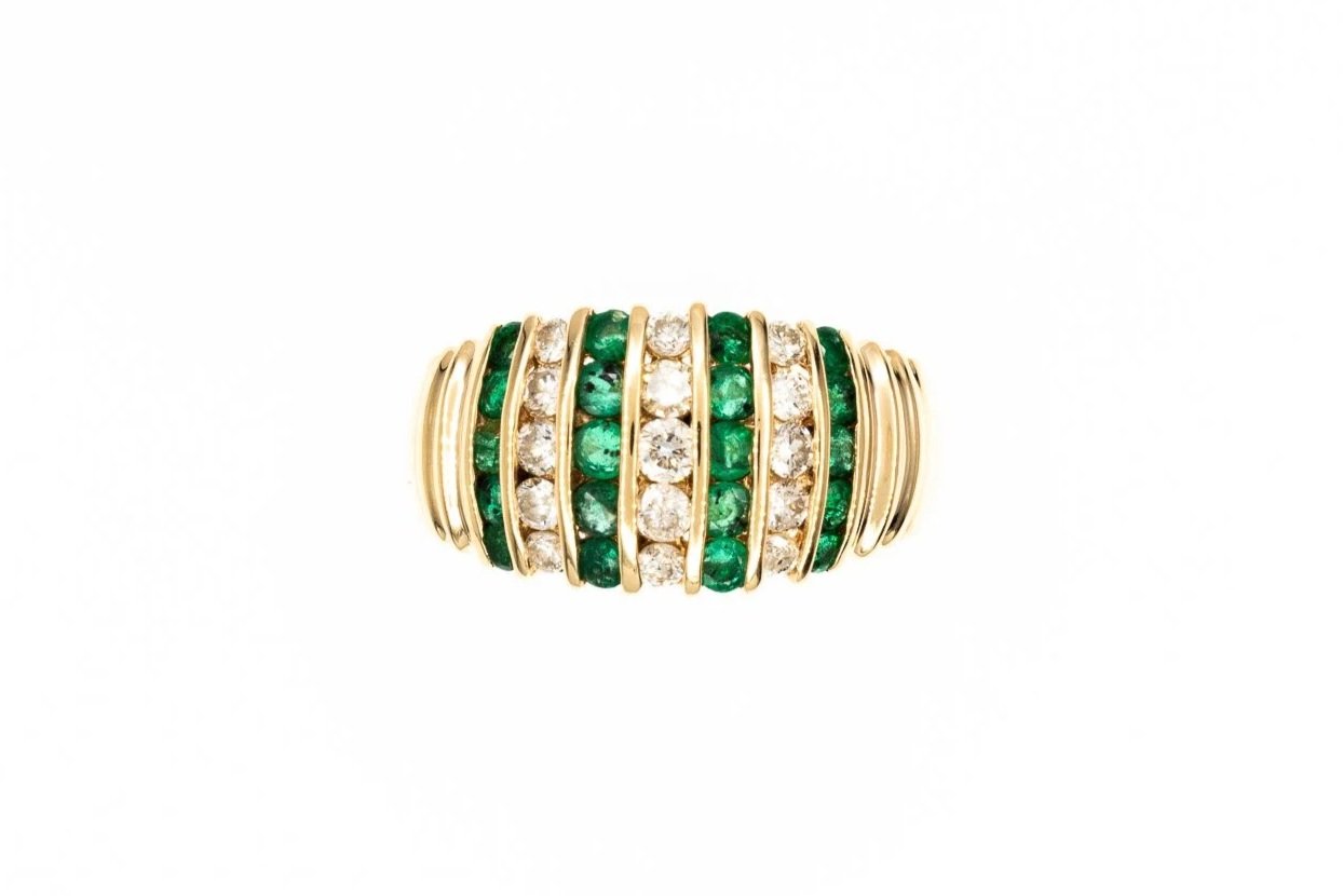 (T)Yellow Gold Round Brilliant Cut Diamond Emerald Gemstone Ring
