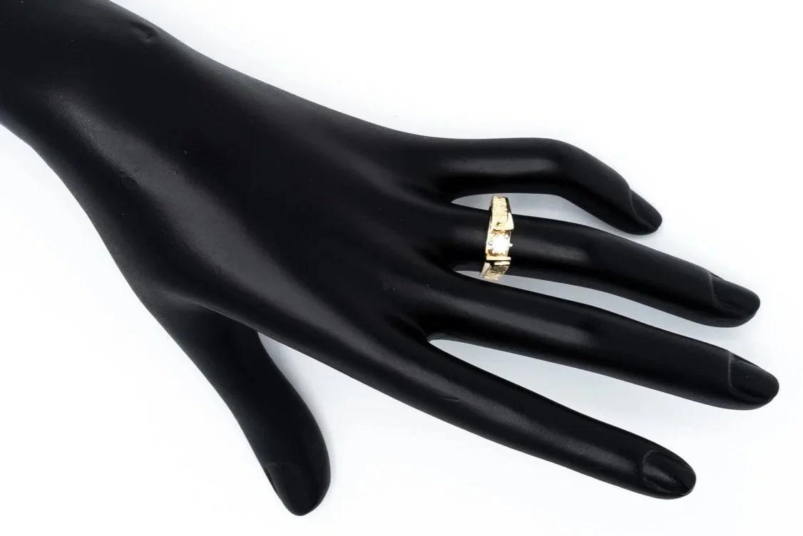 (H)Yellow Gold Solitaire Round Brilliant Cut Diamond Engagement Ring