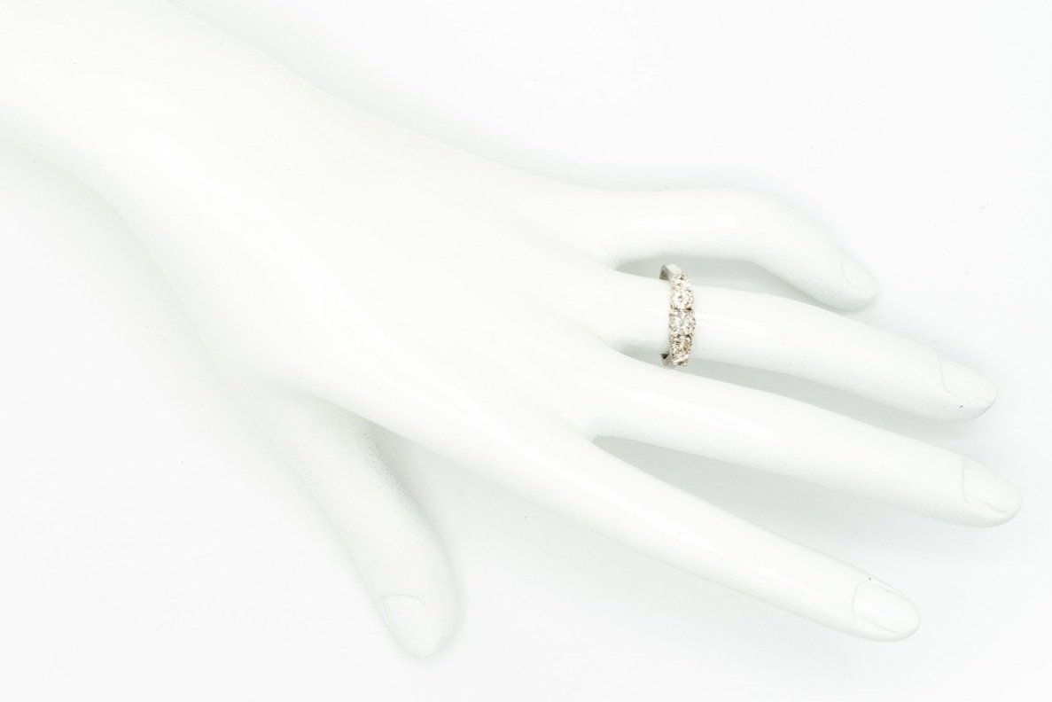 (H)White Gold Round Brilliant Cut Five Stone Diamond Ring