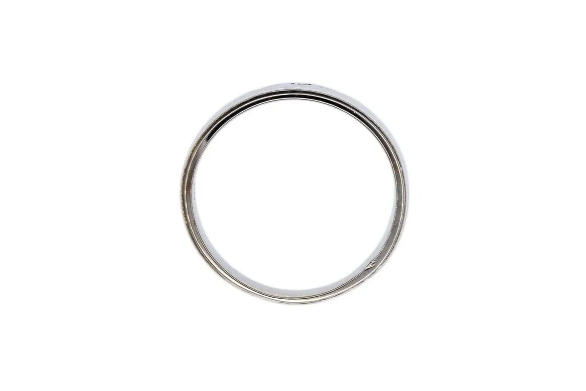 (F)White Gold Solitaire Single Cut Diamond Band