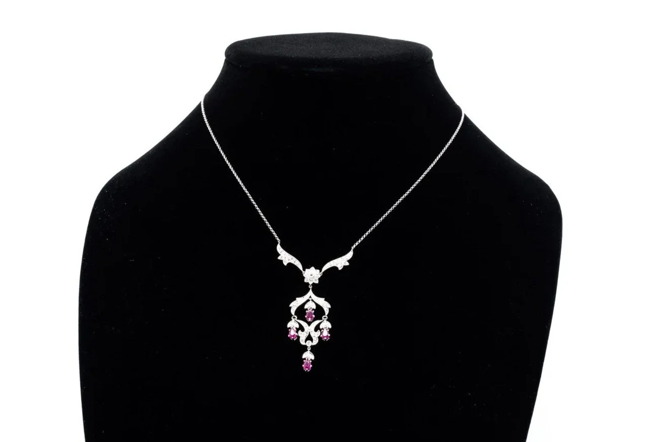 (F)White Gold Round Brilliant Cut Diamond Ruby Fancy Necklace