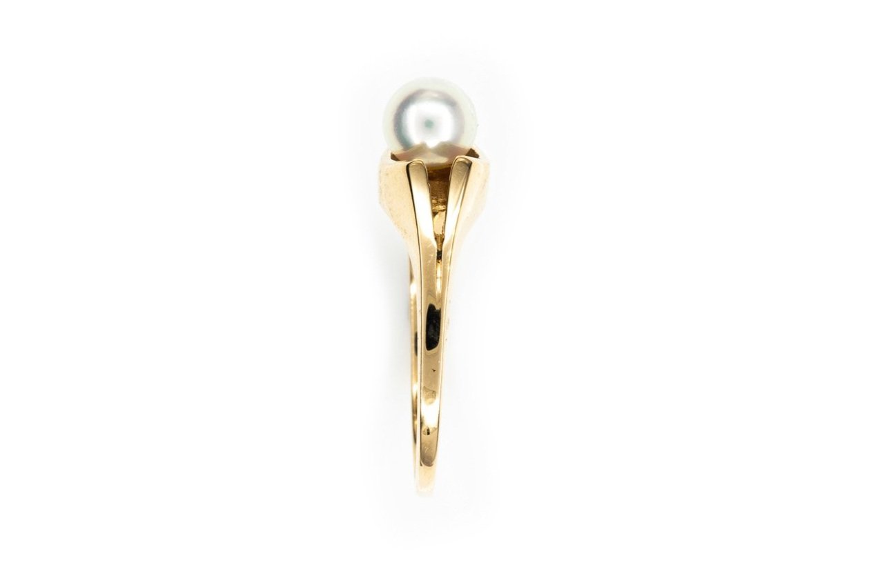 (S)Yellow Gold Solitaire Akoya Cultured Pearl Gemstone Ring