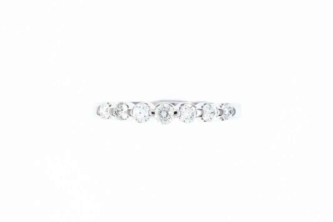 (T)White Gold Round Brilliant Cut Diamond Band