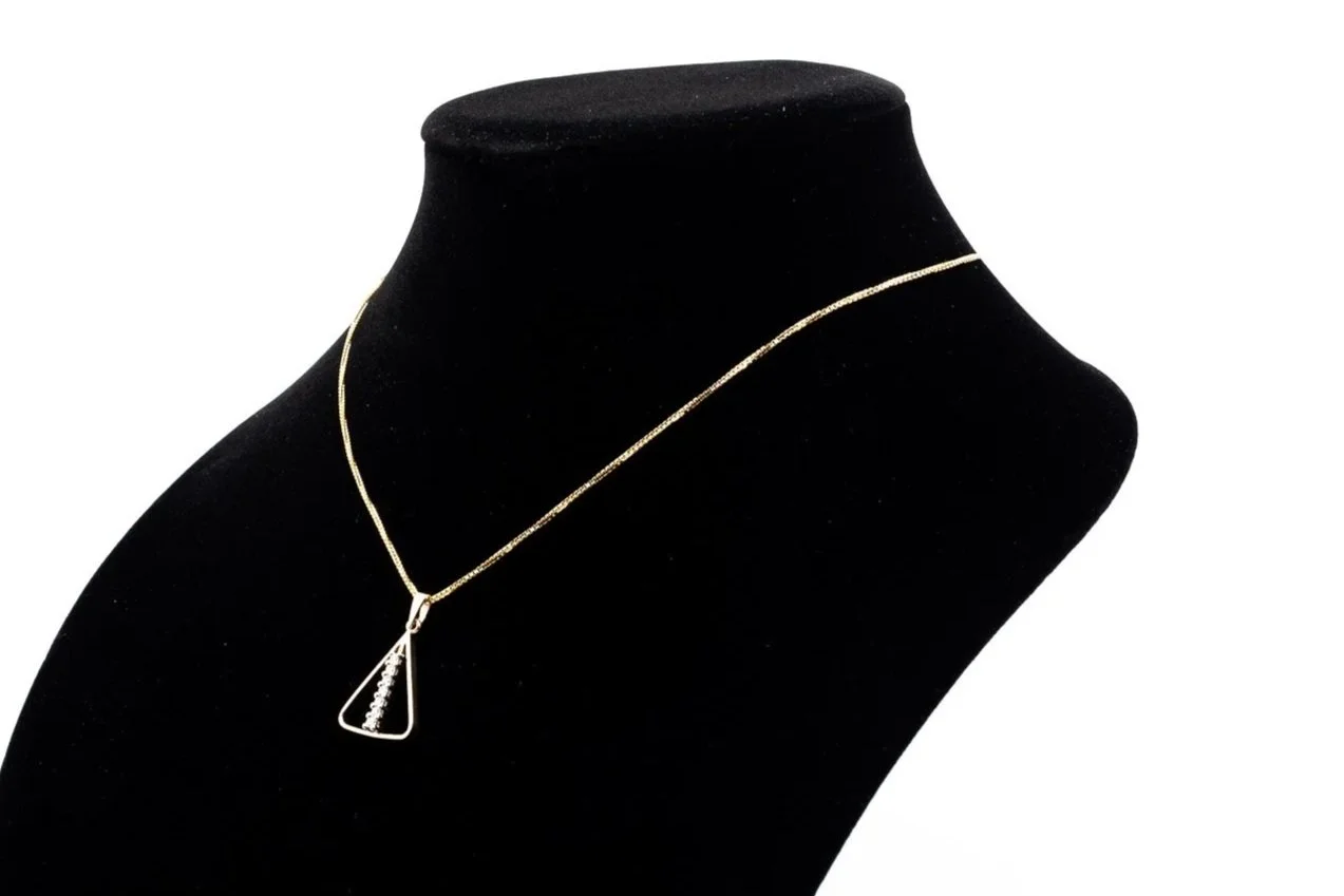 (S)Yellow Gold Diamond Triangular Pendant