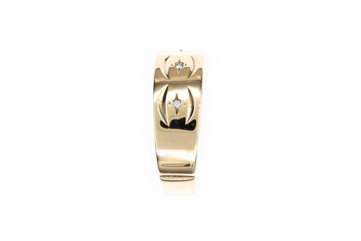 (S)Yellow Gold Single Cut Multi Diamond Band