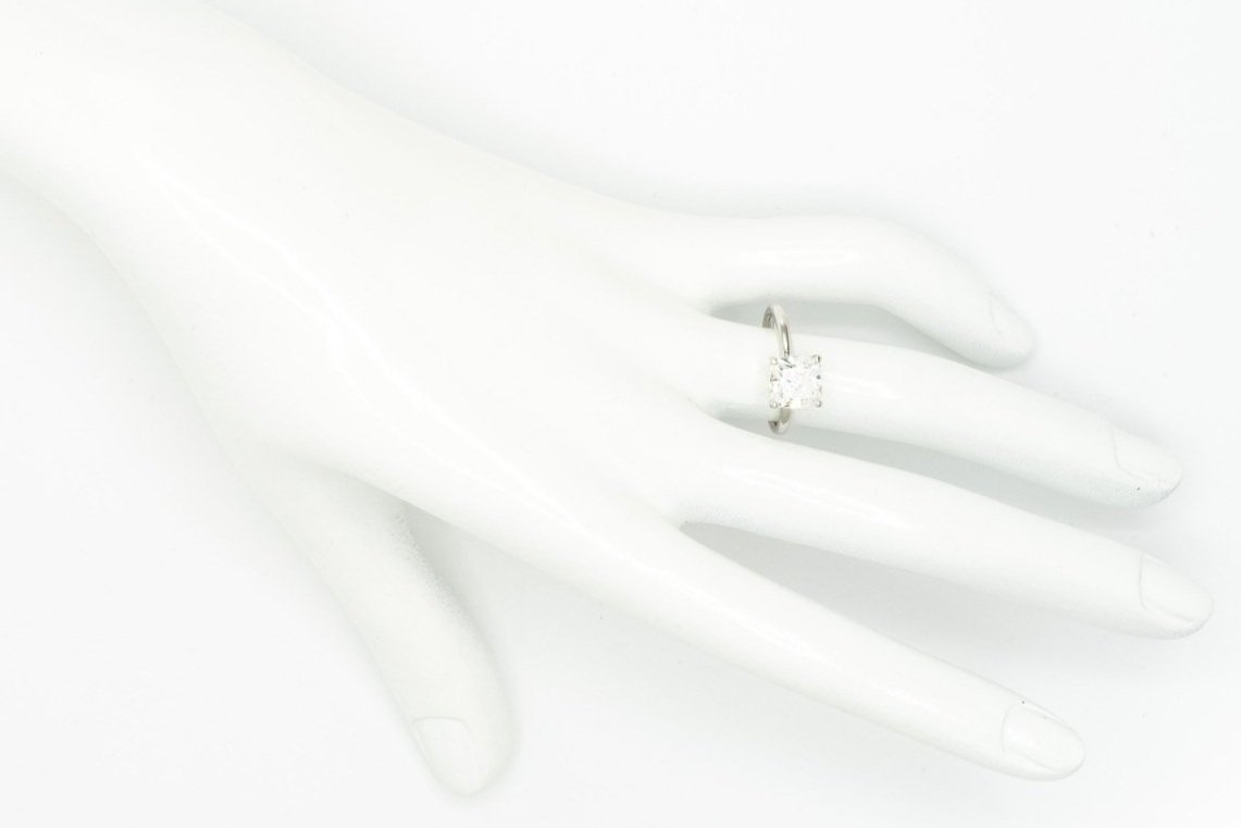 (H)White Gold Solitaire Cushion Cut Diamond Engagement Ring