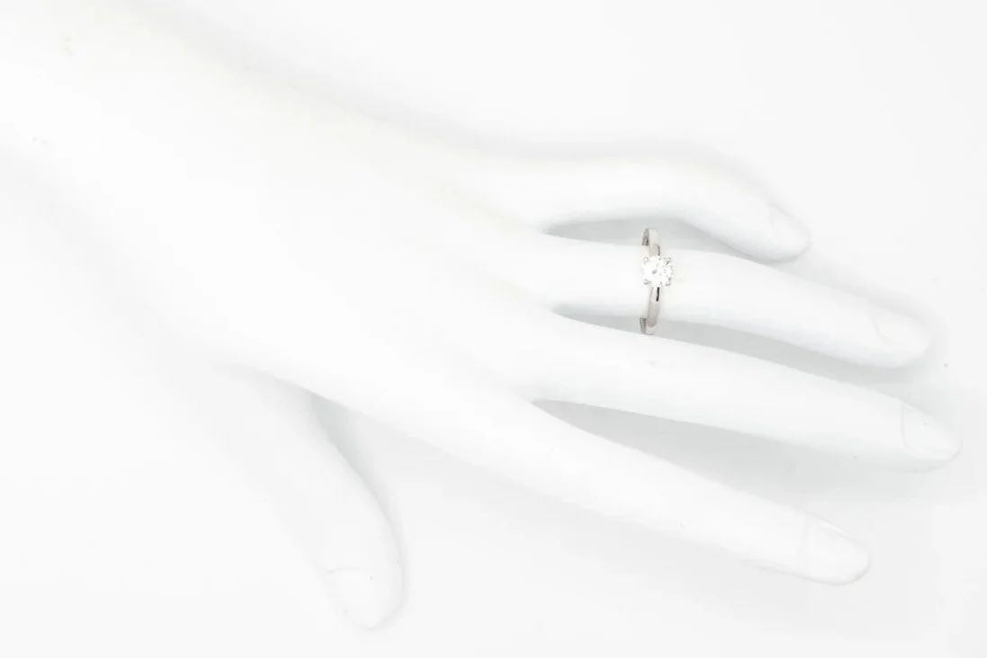 (H)White Gold Solitaire Round Brilliant Cut Diamond Engagement Ring