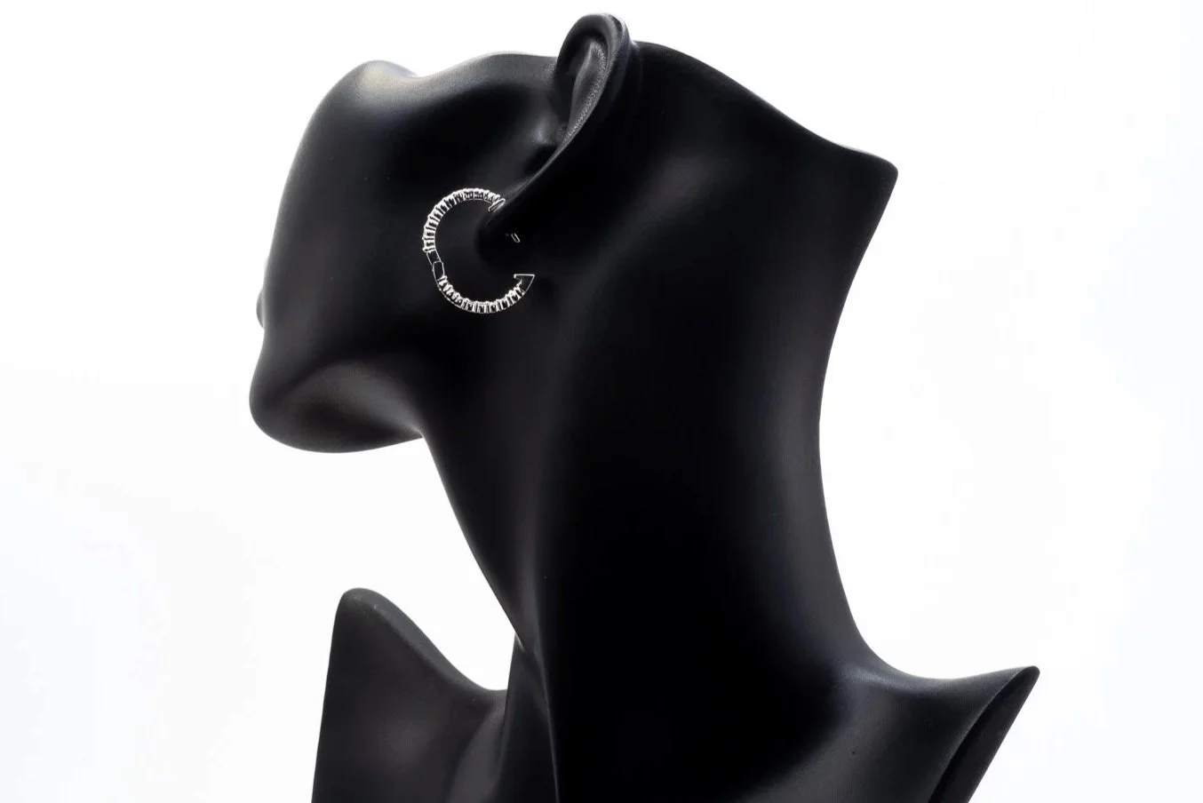 (B)White Gold Round Brilliant Cut Hinged Back Hoop Earrings