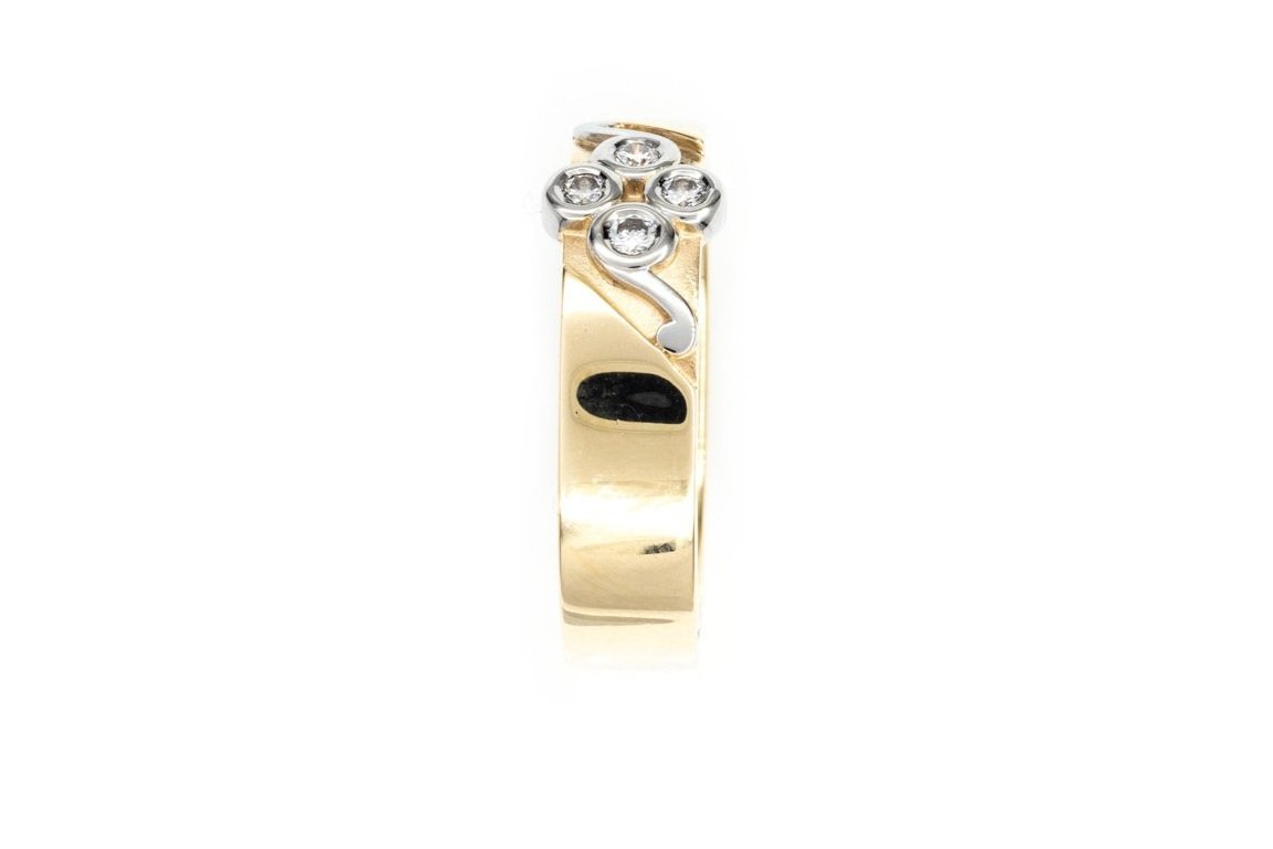 (S)Yellow Gold Round Brilliant Cut Diamond Band