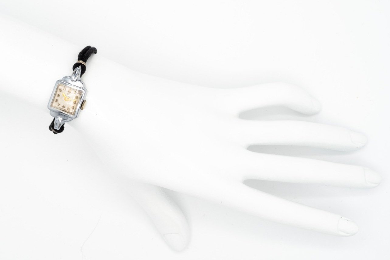 VWA-303+HANDb.jpg