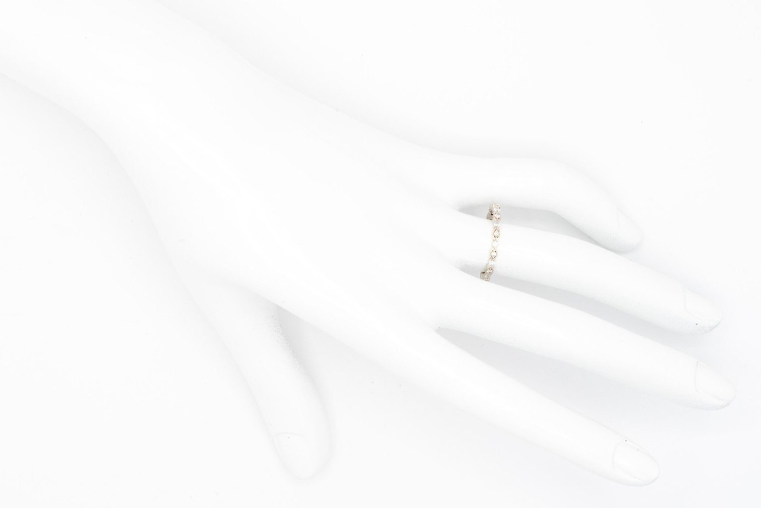 (H)White Gold Round Brilliant Cut Diamond Band