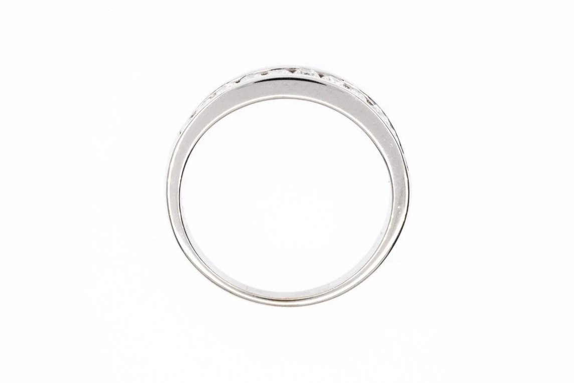 (F)White Gold Round Brilliant Cut Diamond Band