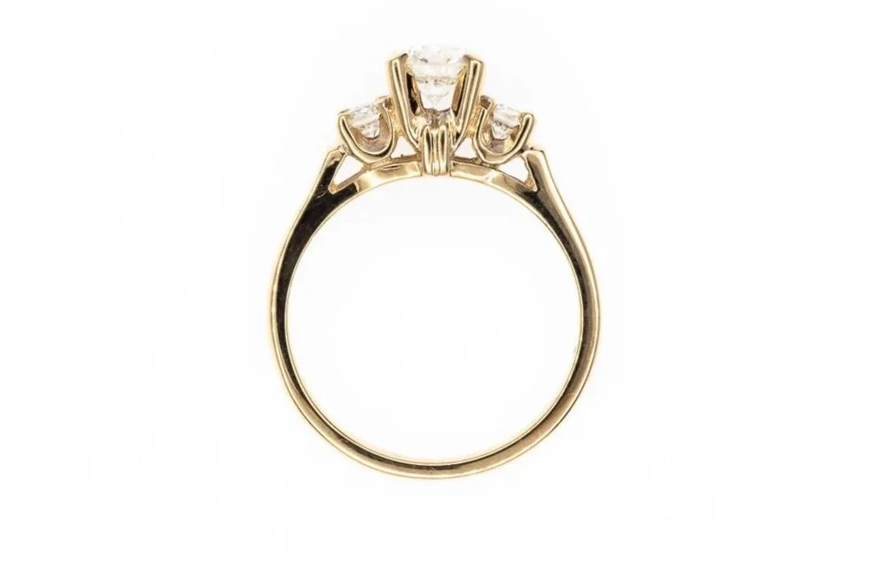 (F)Yellow Gold Round Brilliant Cut Diamond Three Stone Engagement Ring