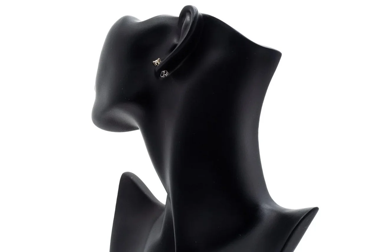 (B)White Gold Solitaire Round Brilliant Cut Canadian Diamond Stud Earrings