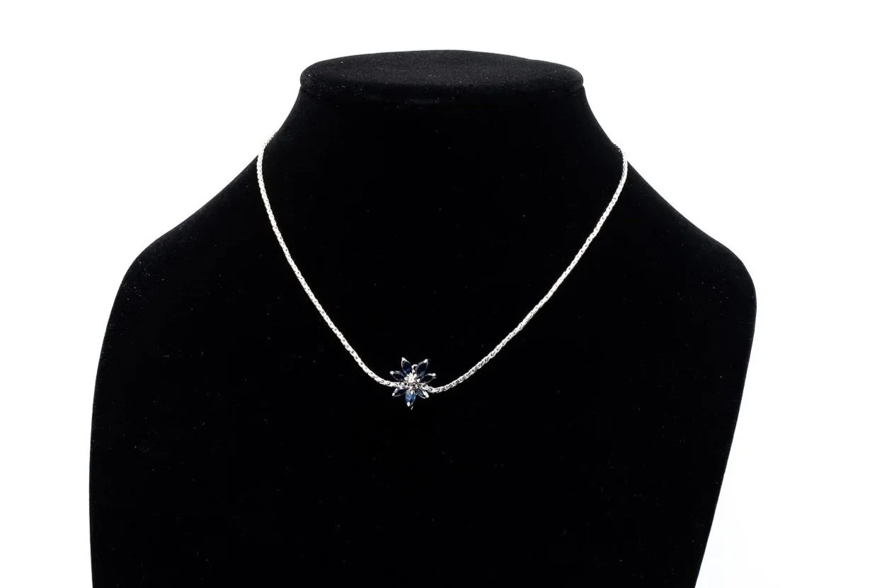 (F)White Gold Diamond Sapphire Cluster Pendant