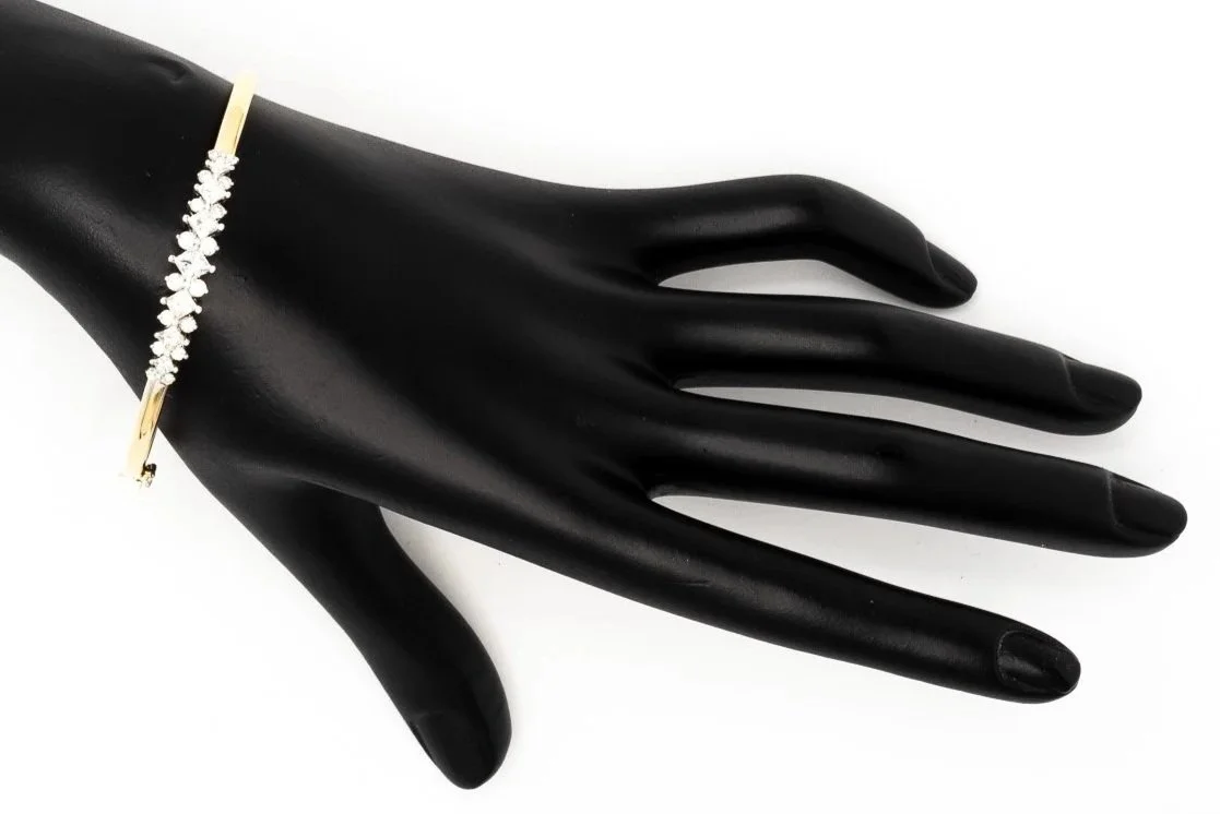 (H)Yellow Gold Princess Cut Round Brilliant Cut Diamond Hinged Bangle Bracelet