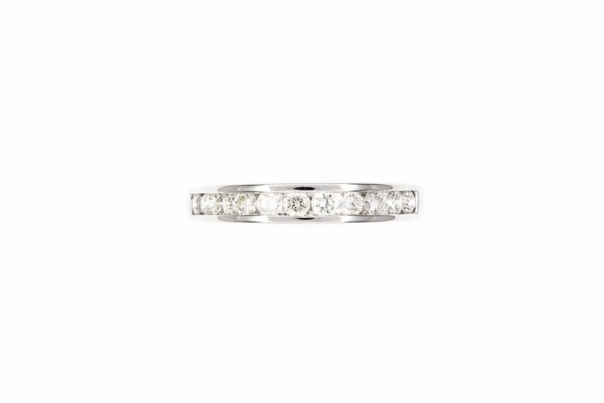 (T)White Gold Round Brilliant Cut Diamond Band