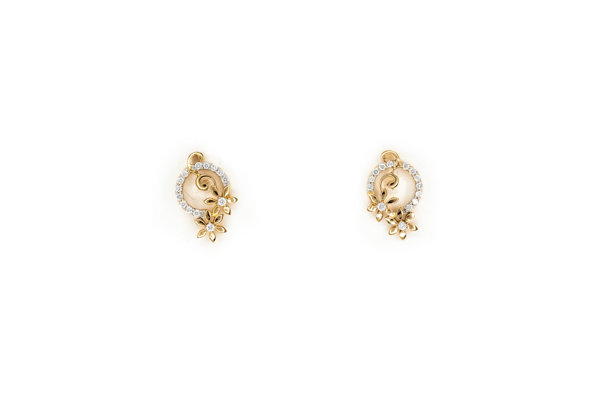 (T)Yellow Gold Round Brilliant Cut Diamond Threaded Post Earrings