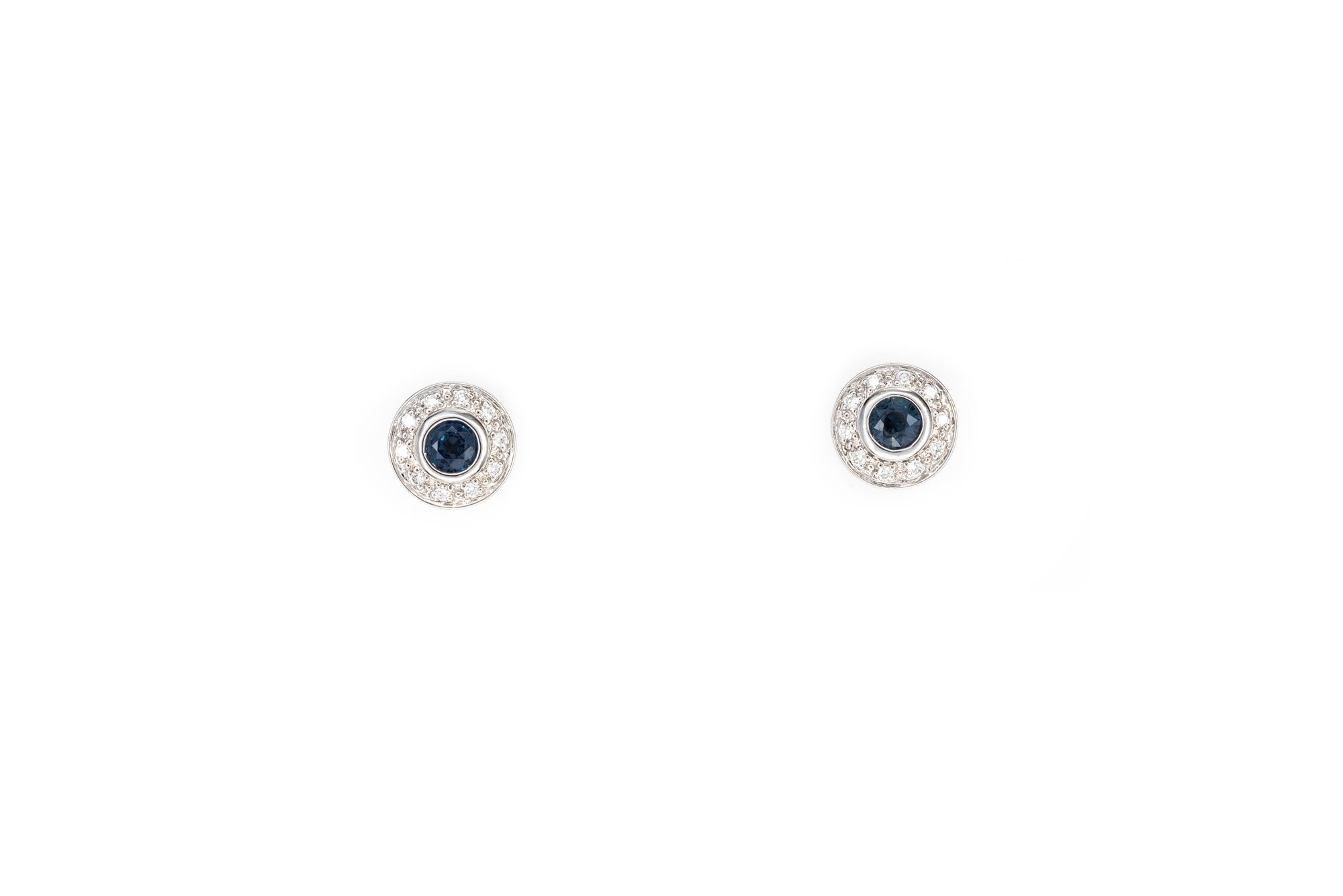 (T)White Gold Diamond Sapphire Stud Earrings