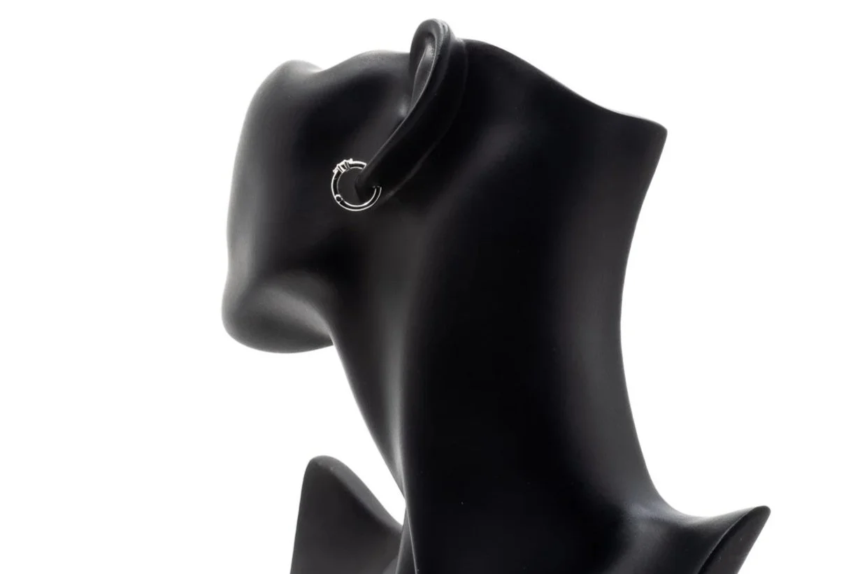 (B)White Gold Round Brilliant Cut Diamond Huggie Earrings