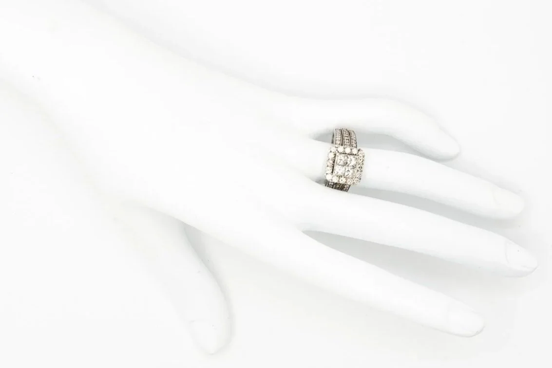 (H)White Gold Princess Cut Round Brilliant Cut Multi Diamond Ring