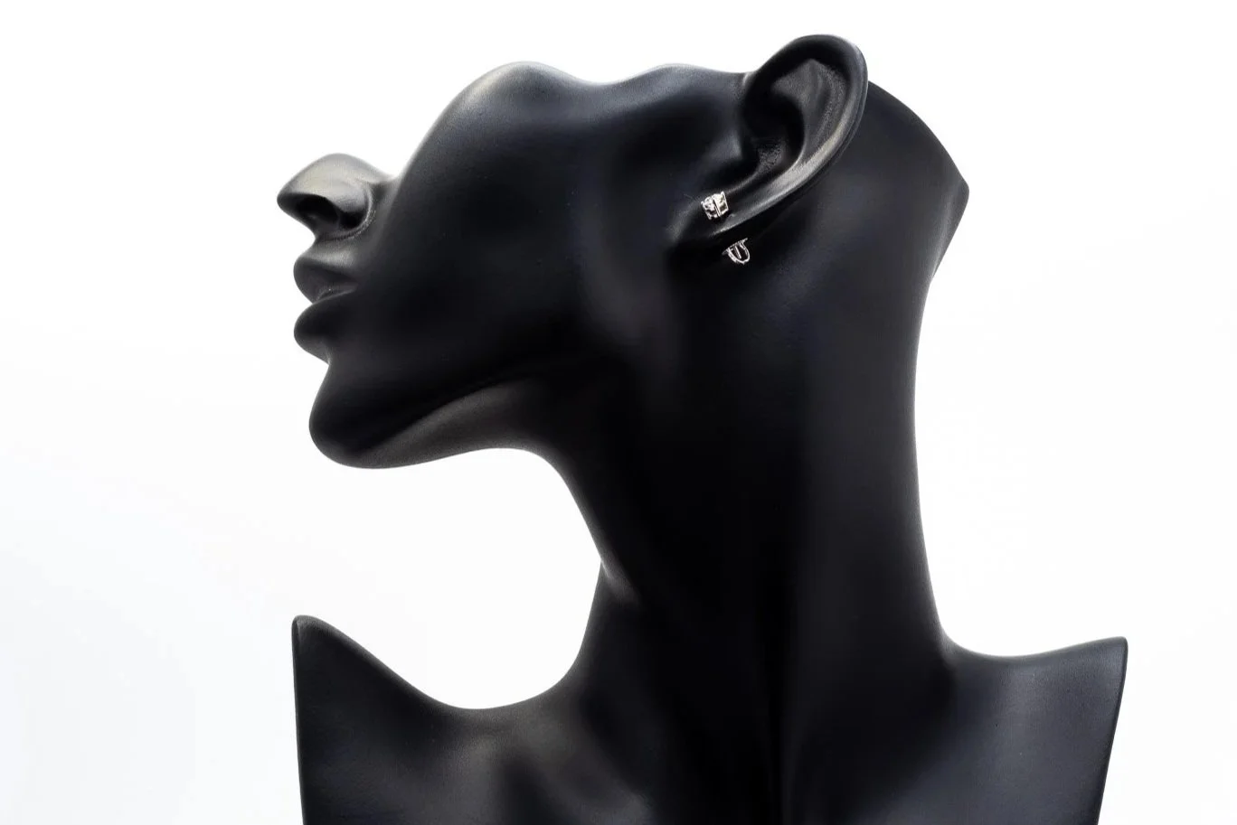 (S)White Gold Solitaire Round Brilliant Cut Diamond Stud Earrings