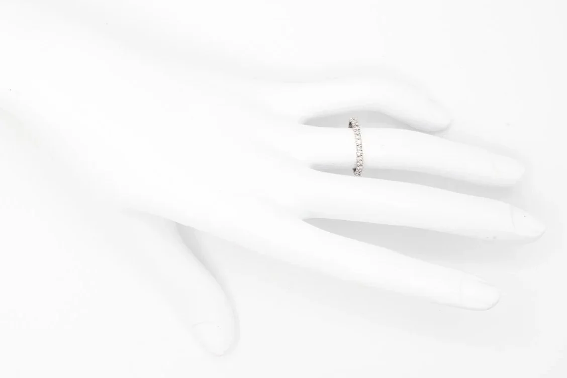 (H)White Gold Round Brilliant Cut Diamond Eternity Band