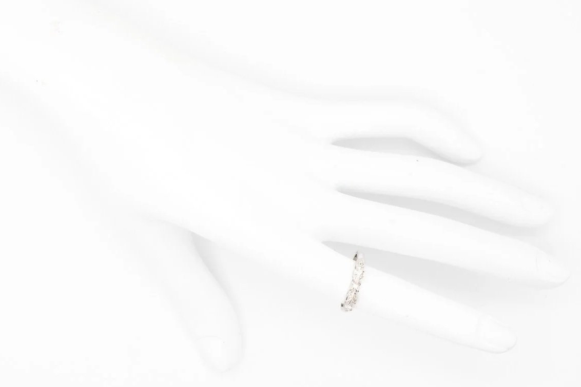(H)White Gold Single Cut Diamond Band