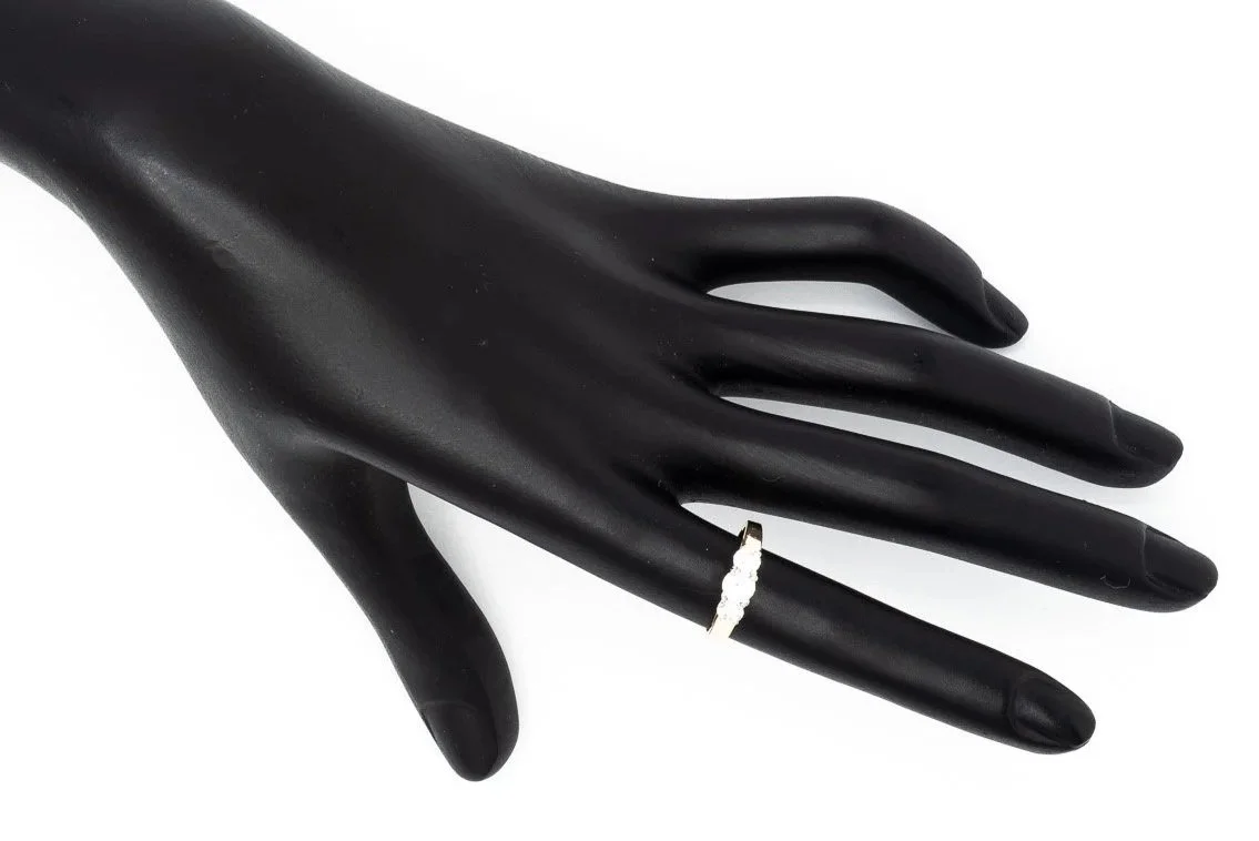 (H)Yellow Gold Round Brilliant Cut Three Stone Multi Diamond Ring