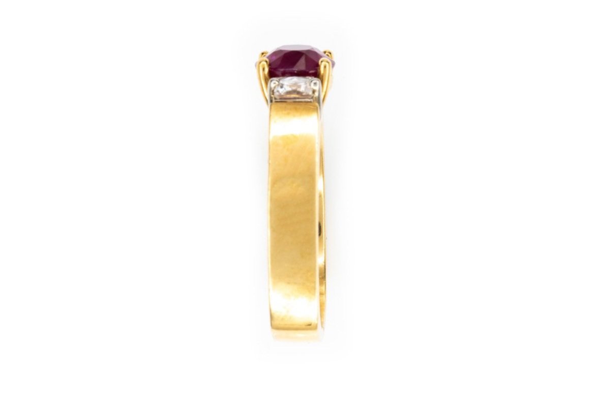 (S)White Yellow Gold Tycoon Cut Diamond Ruby Three Stone Gemstone Ring