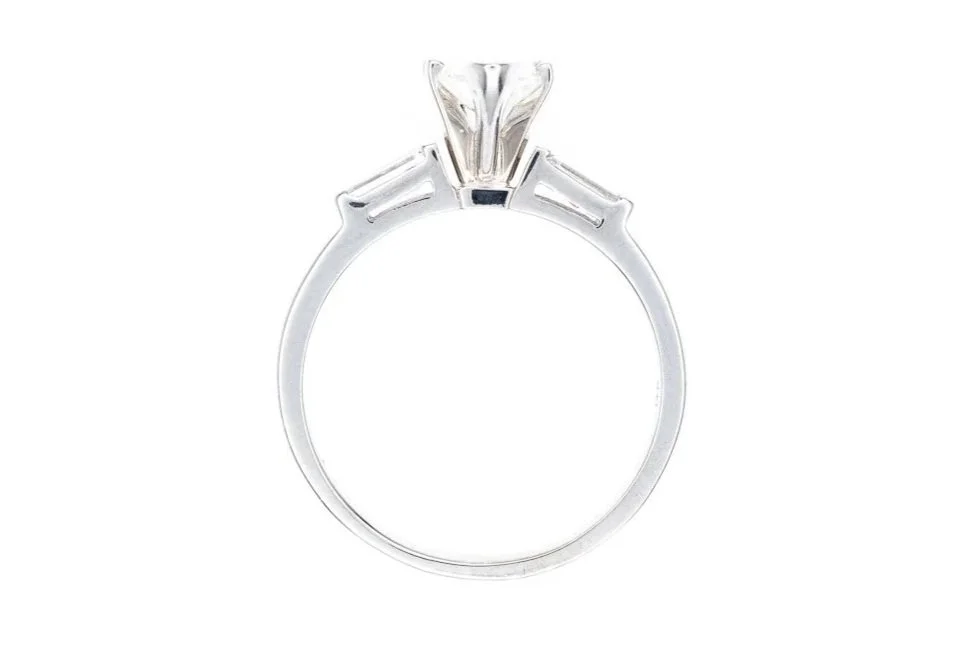 (F)White Gold Pear Brilliant Cut Diamond Engagement Ring