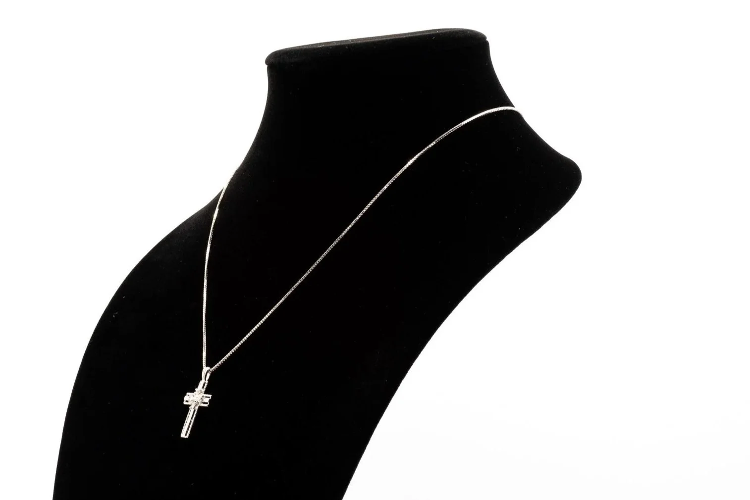 (S)Platinum Round Brilliant Cut Diamond Cross Pendant