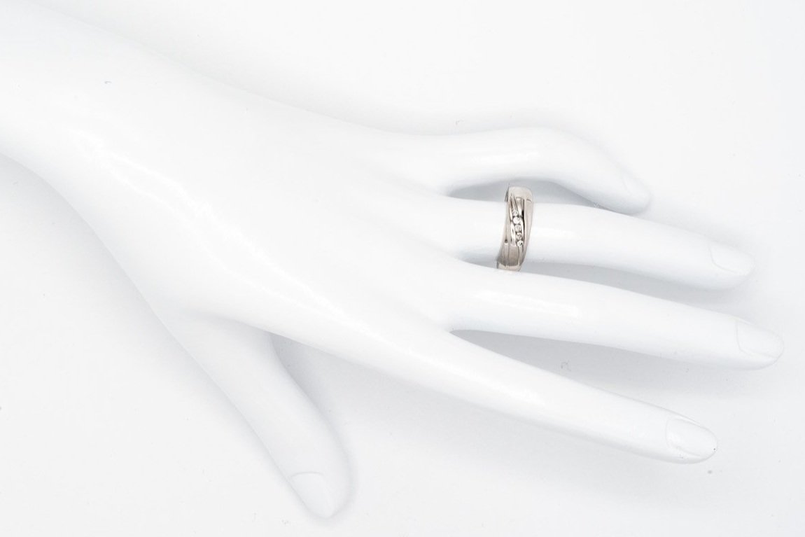 (H)White Gold Round Brilliant Cut Diamond Band