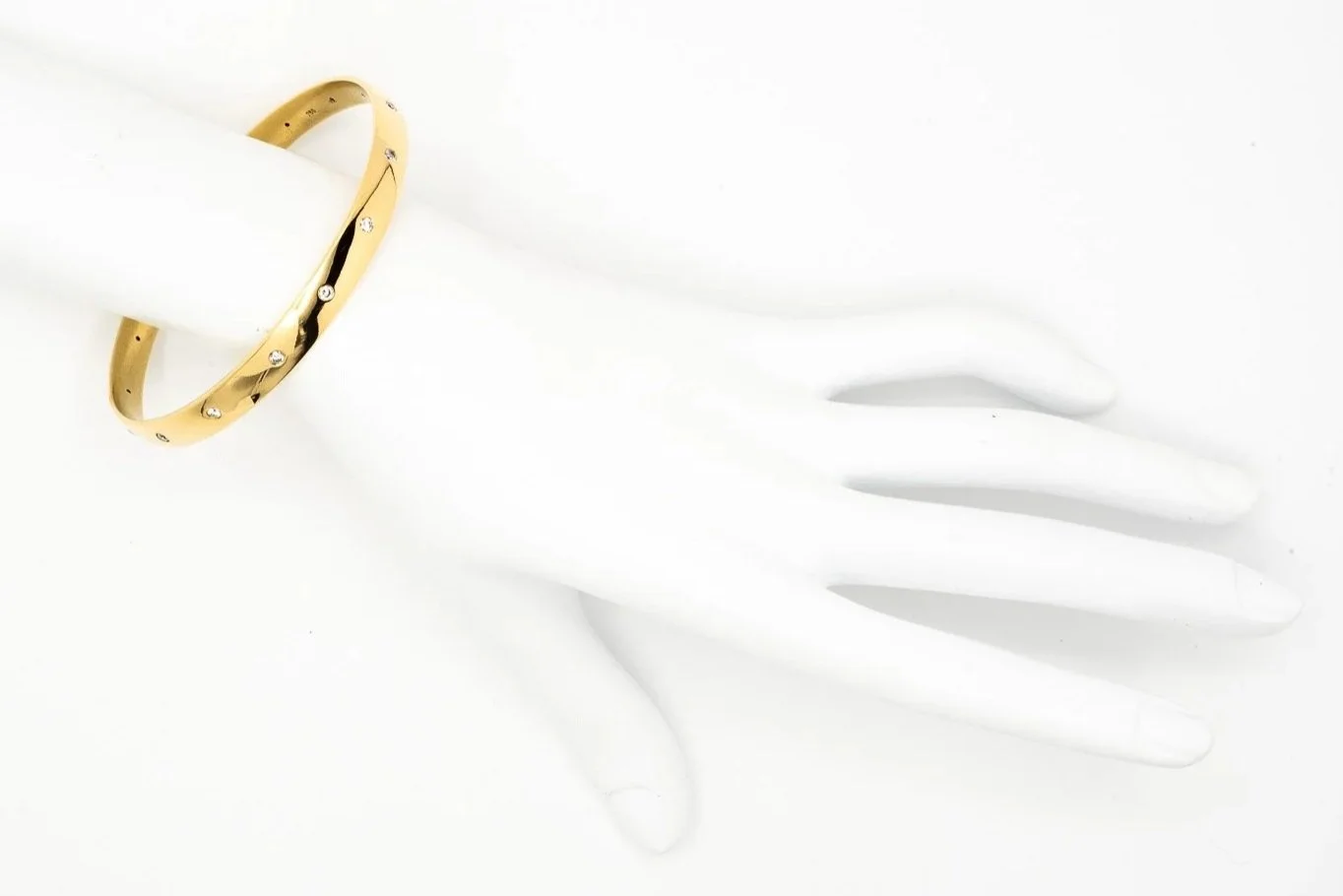 (H)Yellow Gold Round Brilliant Cut Diamond Low Dome Bangle Bracelet