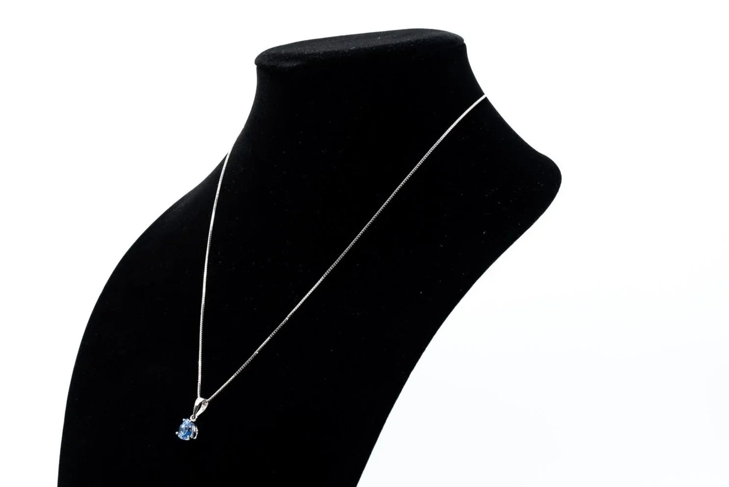 (S)White Gold Solitaire Sapphire Drop Dangle Pendant