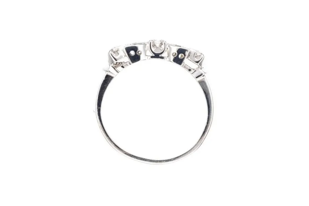 (F)White Gold Single Cut Diamond Band