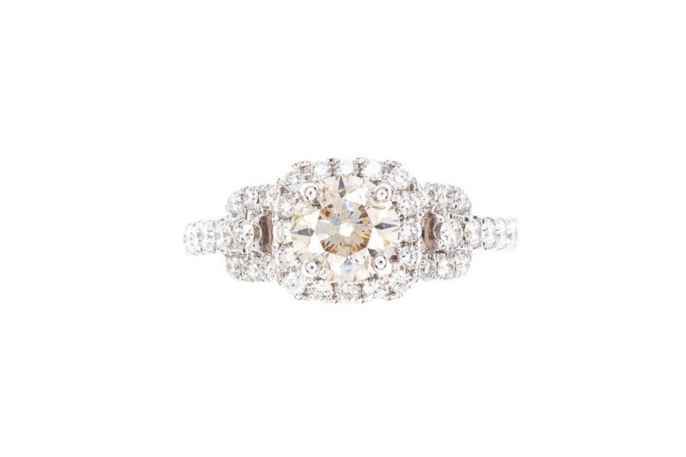 (T)White Gold Round Brilliant Cut Diamond Engagement Ring