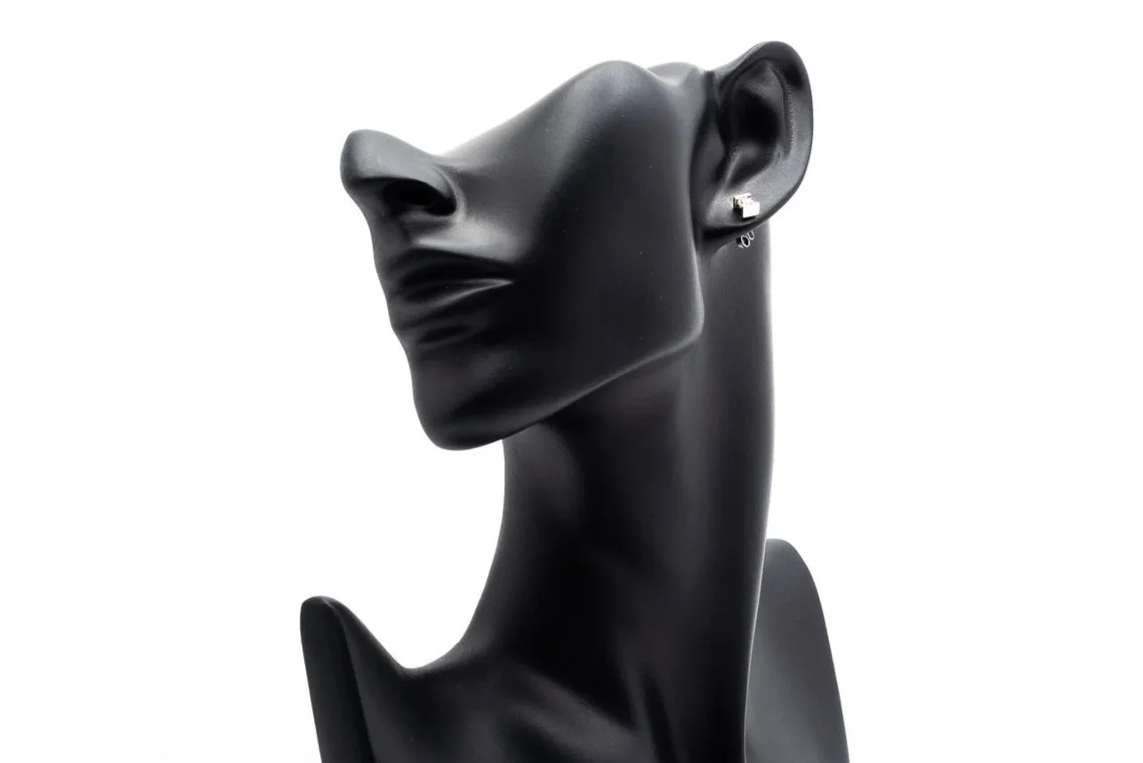 (F)White Gold Solitaire Round Brilliant Cut Canadian Diamond Stud Earrings