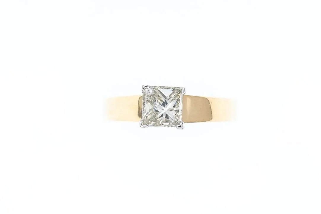 (T)Yellow Gold Solitaire Princess Cut Diamond Engagement Ring