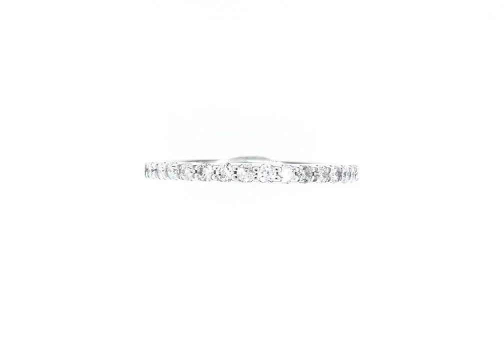 (T)White Gold Round Brilliant Cut Diamond Band