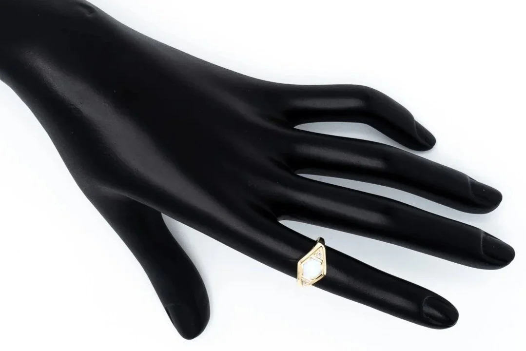 (H)Yellow Gold Diamond White Opal Gemstone Ring